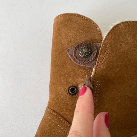 NIB UGG MARCIELLA BUTTON CLASSIC SHORTS BOOTS CHESTNUT 10 - Picture 8 of 11